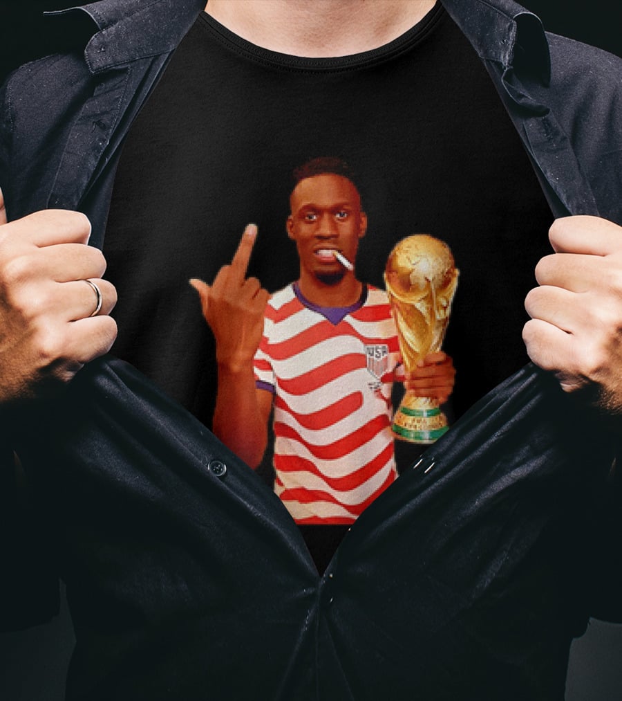 Folarin Balogun USA National Team Smoking Middle Finger World Cup Trophy T-Shirt