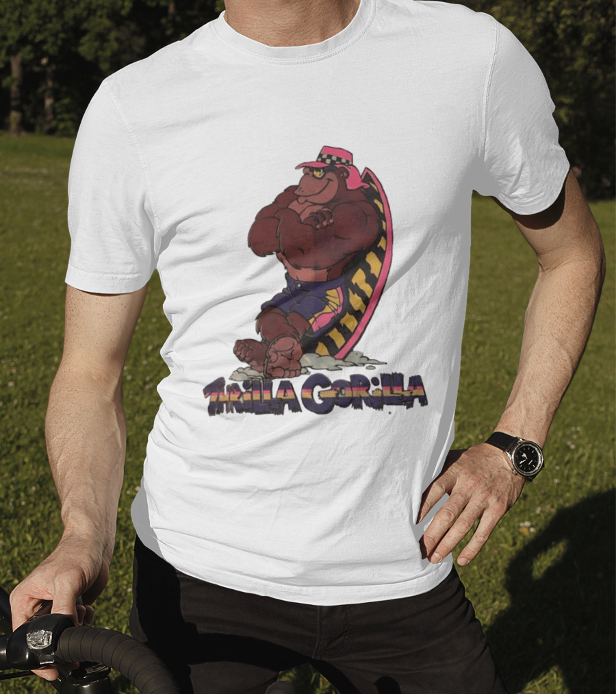 Thrilla Gorilla Town And Country Surf Checkered Hat Surfboard T-Shirt