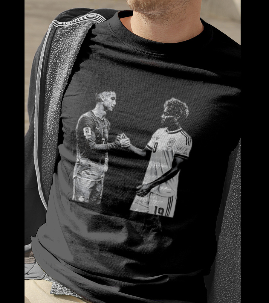 Cristiano Ronaldo Lamine Yamal Final Matchup Moment T-Shirt
