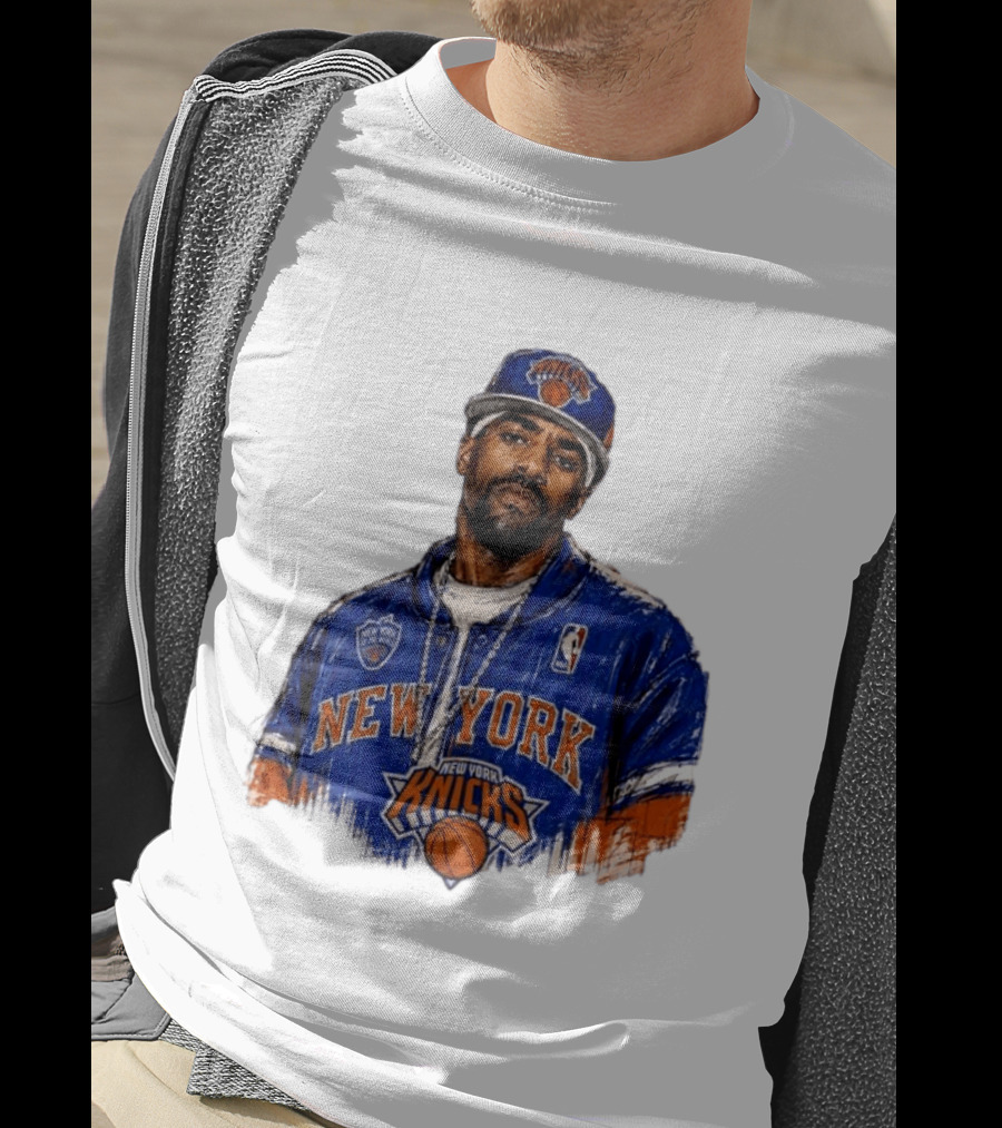 Kyrie Irving New York Knicks New Yorks Finest To The World Manhattan Knicks T-Shirt