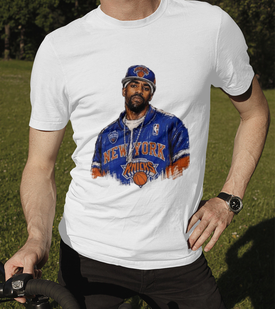Kyrie Irving New York Knicks New Yorks Finest To The World Manhattan Knicks T-Shirt