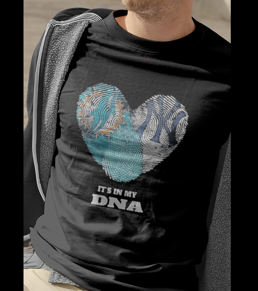 New York Yankees Statue Of Liberty It's In My DNA T-Shirt