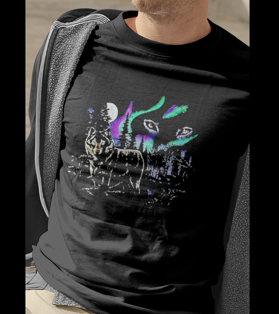 Northern Lights Wolf Under Starry Sky Moonlight Scene T-Shirt