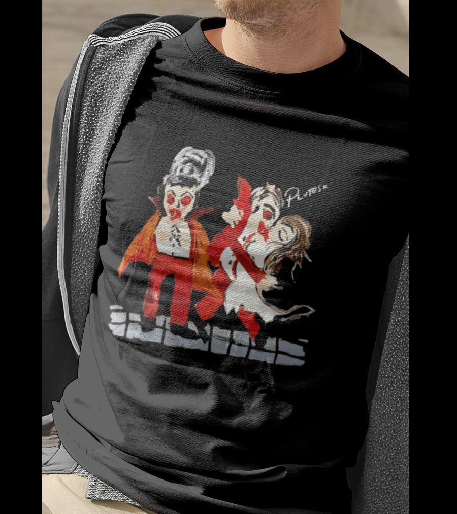 Dracula And Bride Kissing PlutoSki Halloween Vampire Couple Romantic Horror T-Shirt
