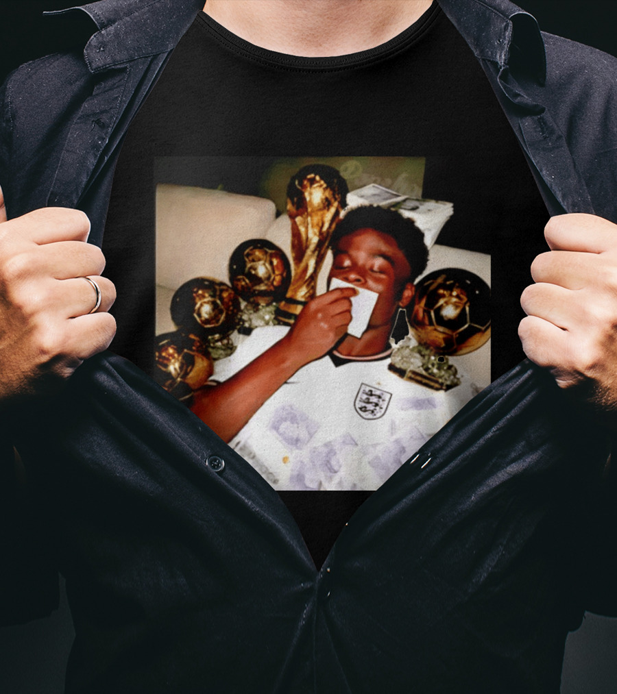 Bukayo Saka England National Team World Cup Trophies And Money T-Shirt
