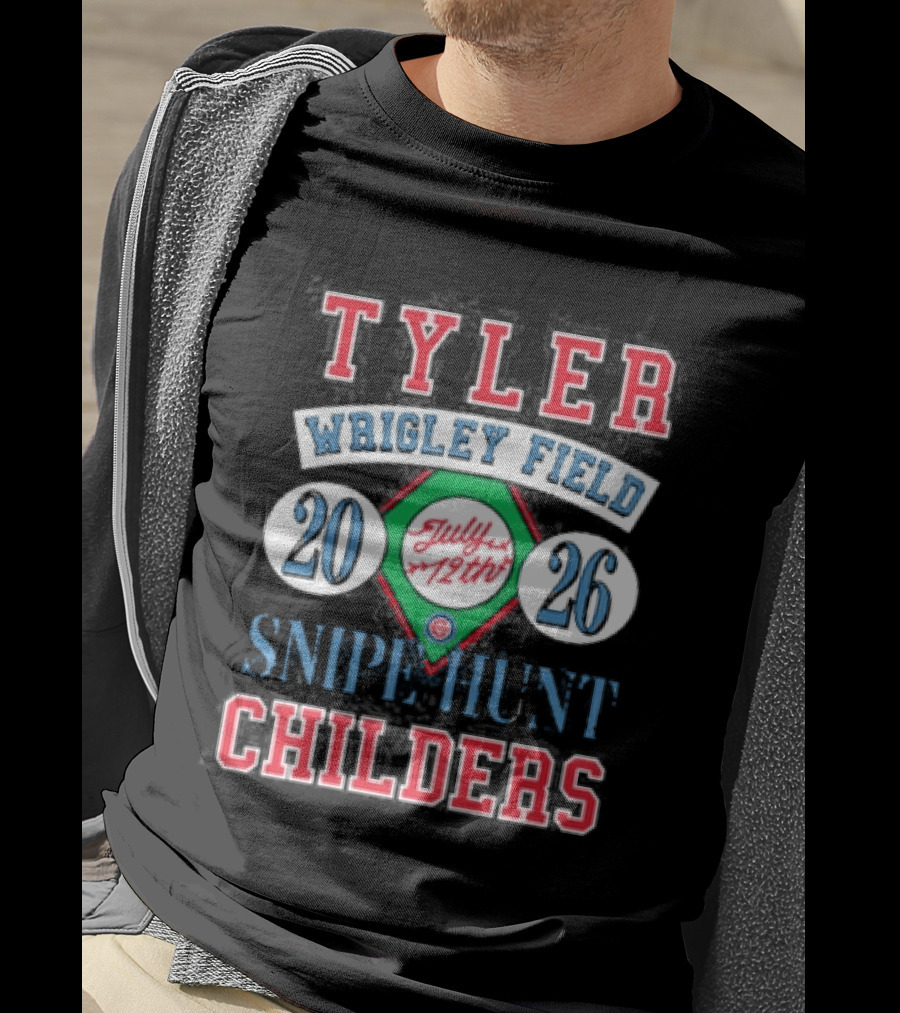 Tyler Childers Wrigley Field July 12th 2026 Chicago Cubs Sniff Hunt T-Shirt
