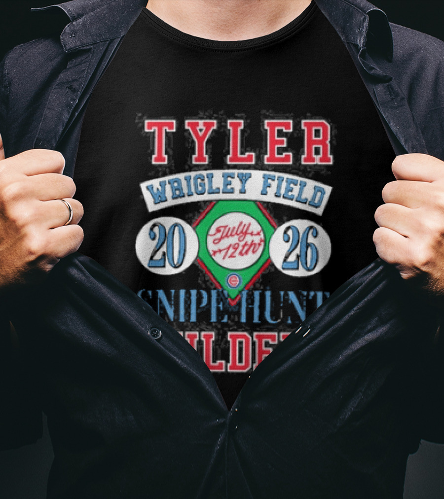 Tyler Childers Wrigley Field July 12th 2026 Chicago Cubs Sniff Hunt T-Shirt