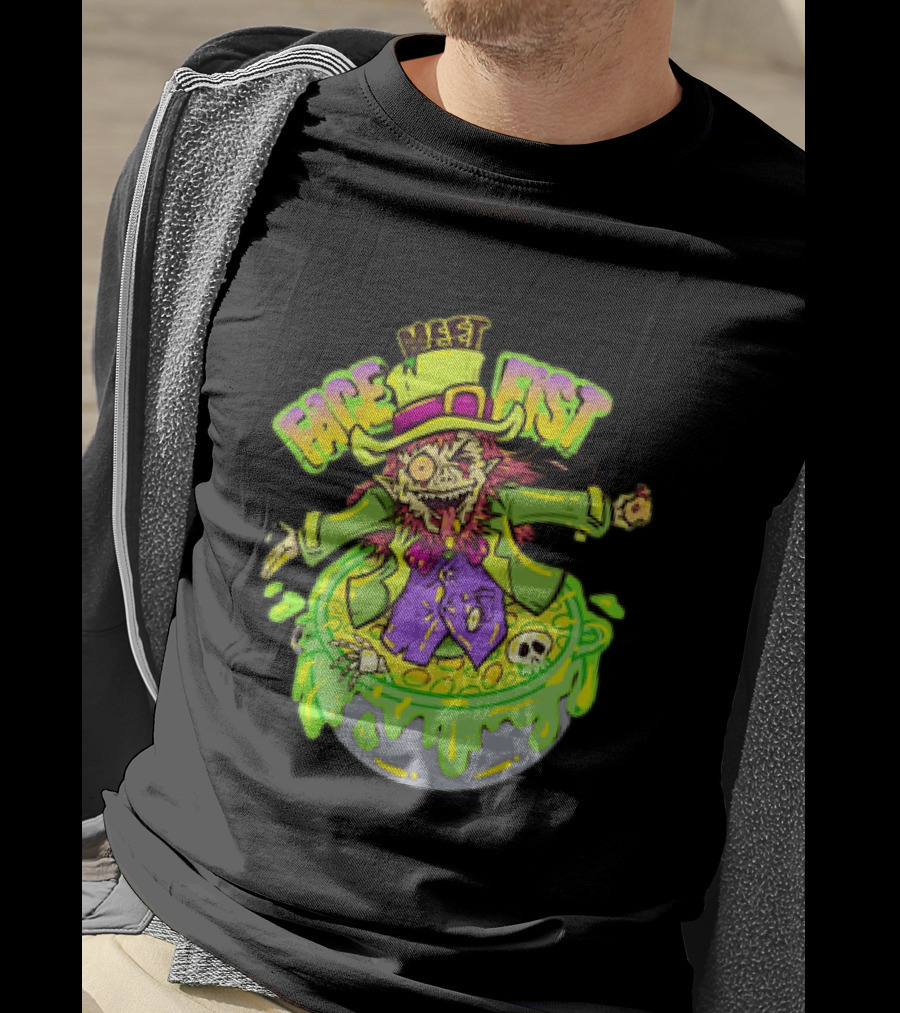 Face Meet Fist Leprechaun St Patrick's Day Cauldron Green Slime Skull T-Shirt
