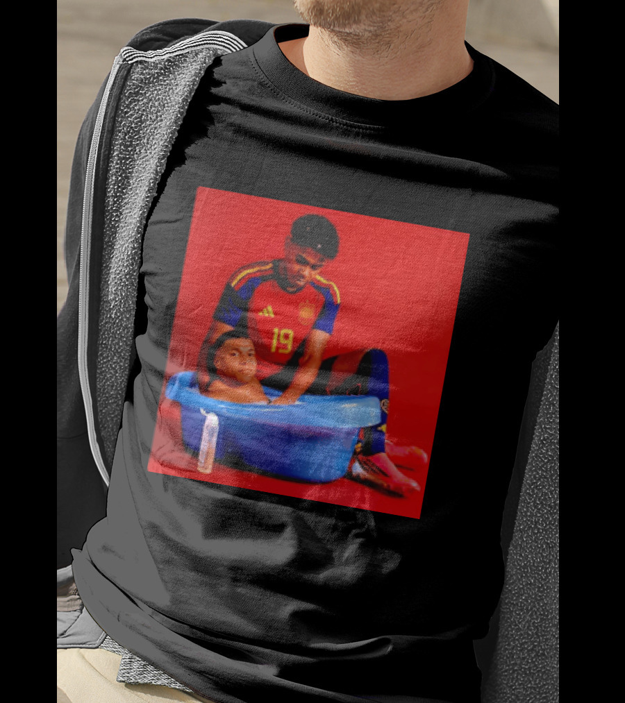 Kylian Mbappe Lamine Yamal Spain Soccer Bath Comedy Scene T-Shirt
