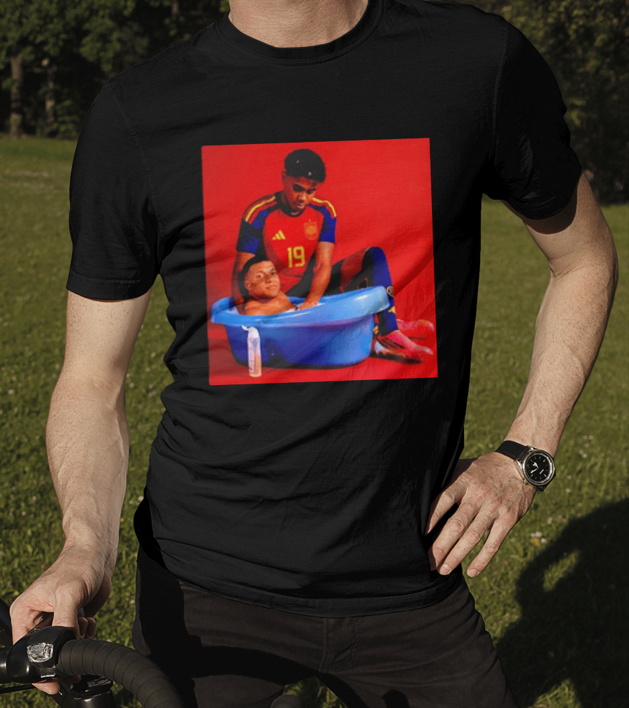 Kylian Mbappe Lamine Yamal Spain Soccer Bath Comedy Scene T-Shirt