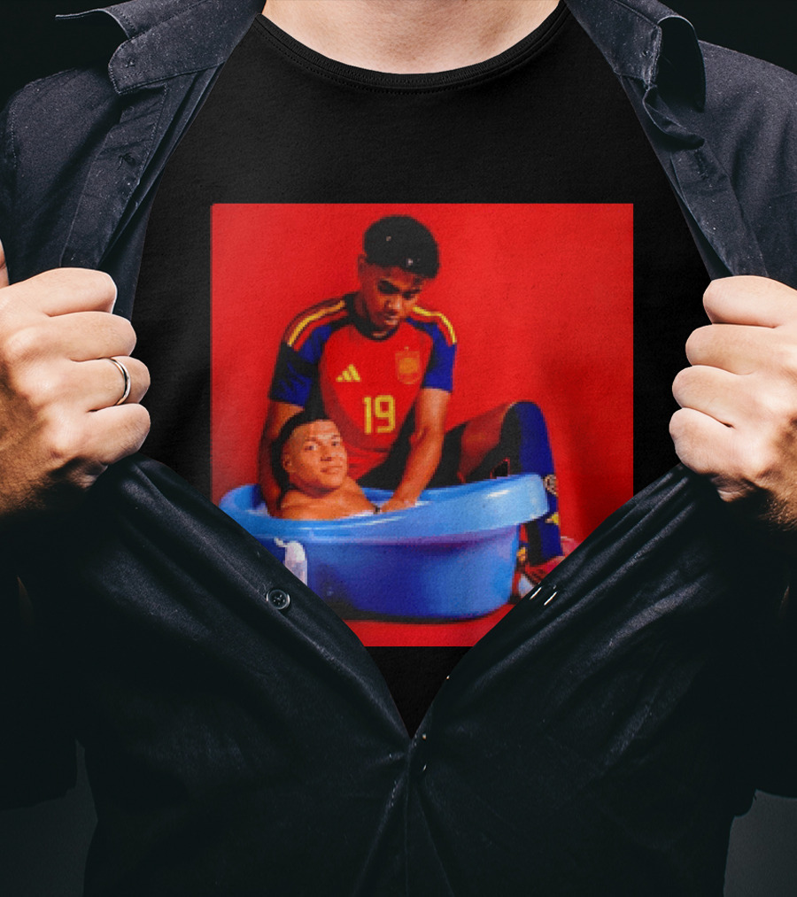 Kylian Mbappe Lamine Yamal Spain Soccer Bath Comedy Scene T-Shirt