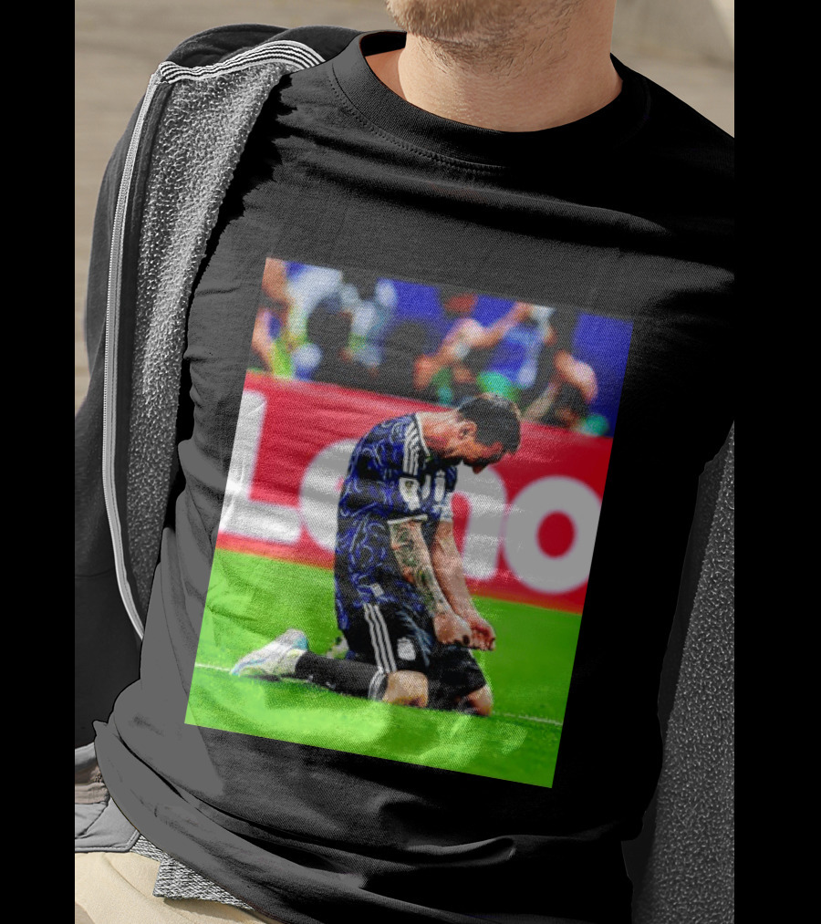 Argentina Football Icon Lionel Messi Kneels In Triumph National Team Victory T-Shirt