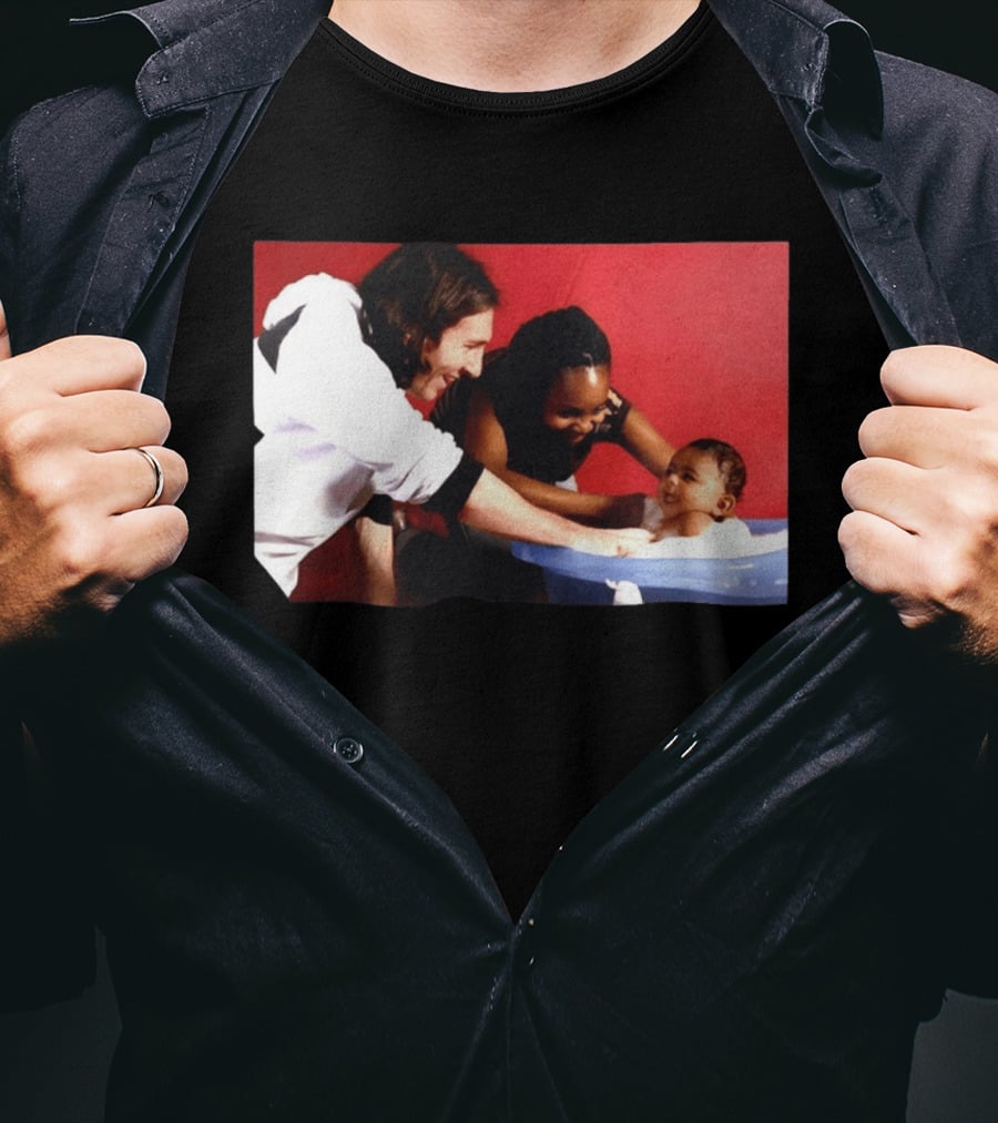 Lionel Messi Bathes Baby Lamine Yamal Legendary Blessing Football Moment T-Shirt