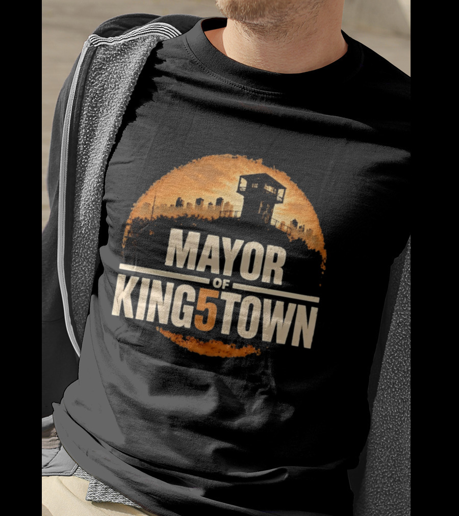 Mayor Of Kingstown Tower Silhouette Skyline Orange Circle T-Shirt