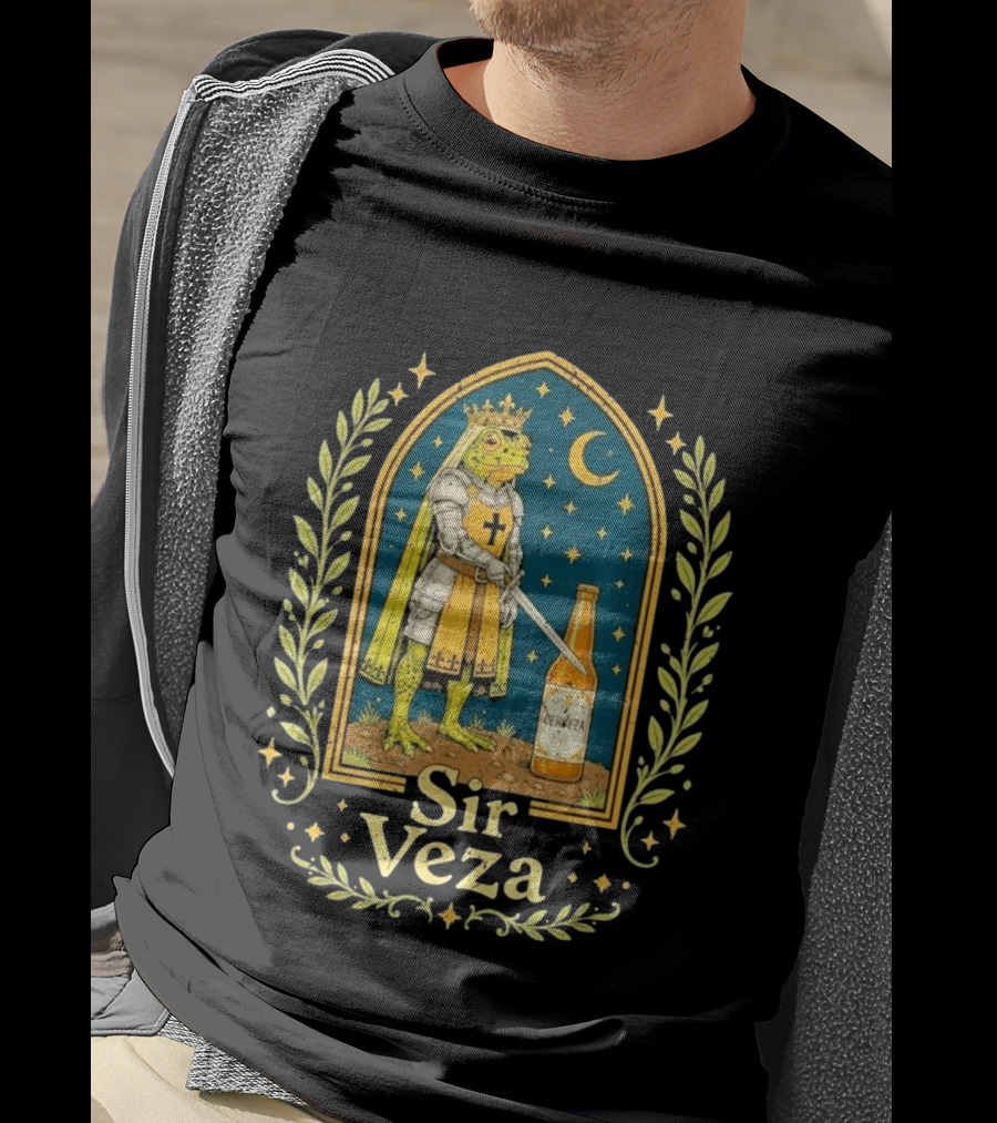 Sir Veza Frog Knight Medieval Pun Cerveza Bottle T-Shirt