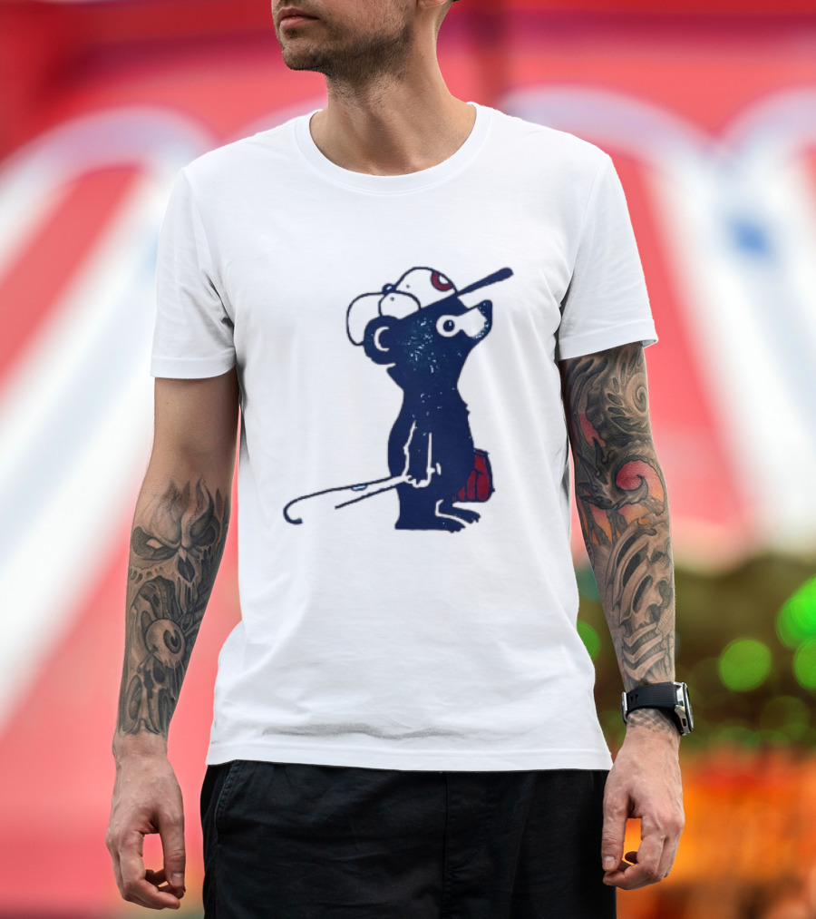 Chicago Cubs Baseball Bear Hitting With Bat And Glove T-Shirt