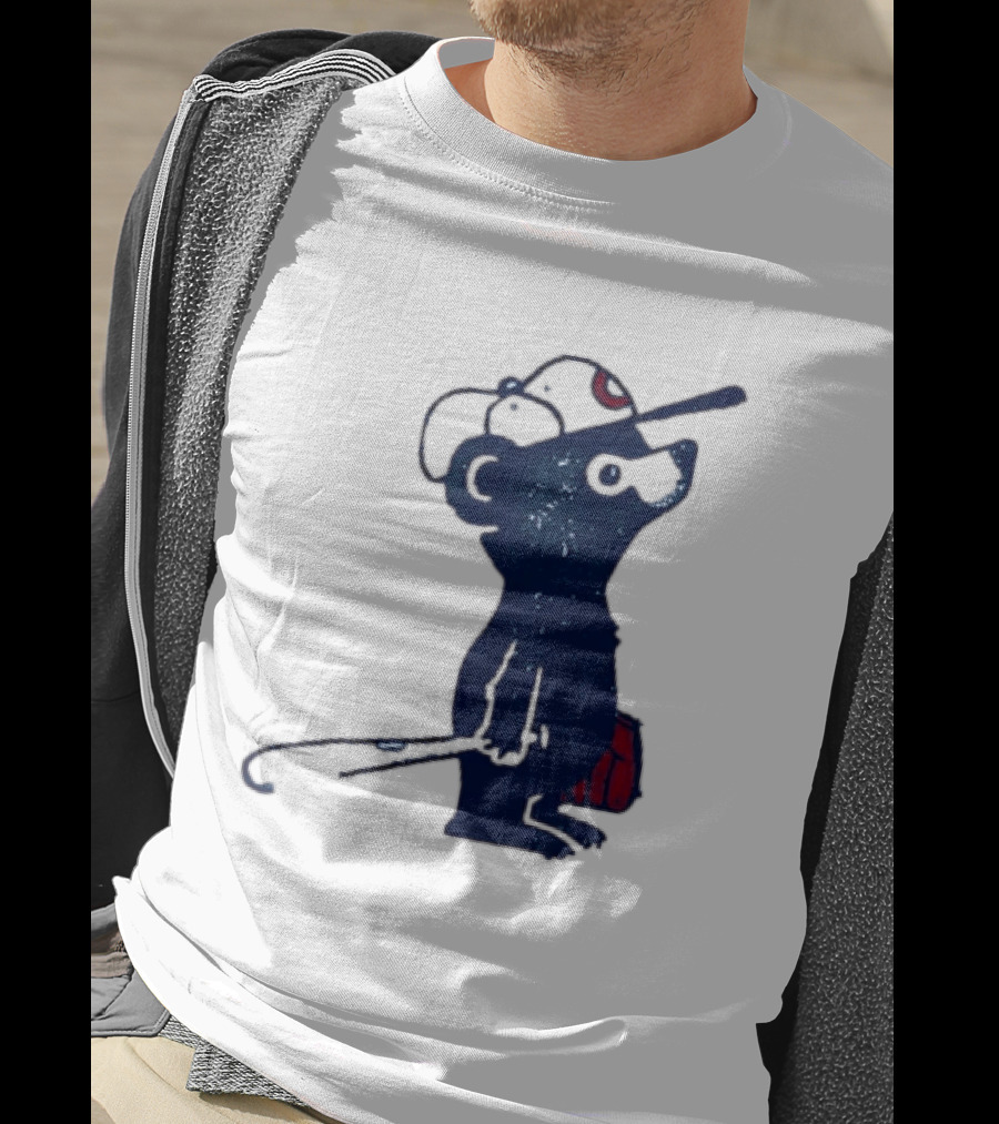 Chicago Cubs Baseball Bear Hitting With Bat And Glove T-Shirt