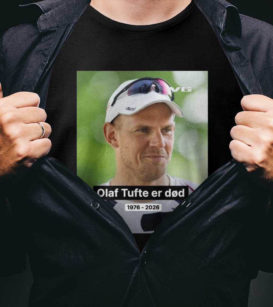 Olaf Tufte Er Død 1976 2026 VG 2XU T-Shirt