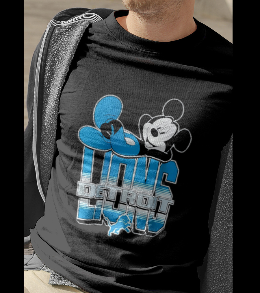 Mickey Mouse Relaxing Detroit Lions Disney Football T-Shirt