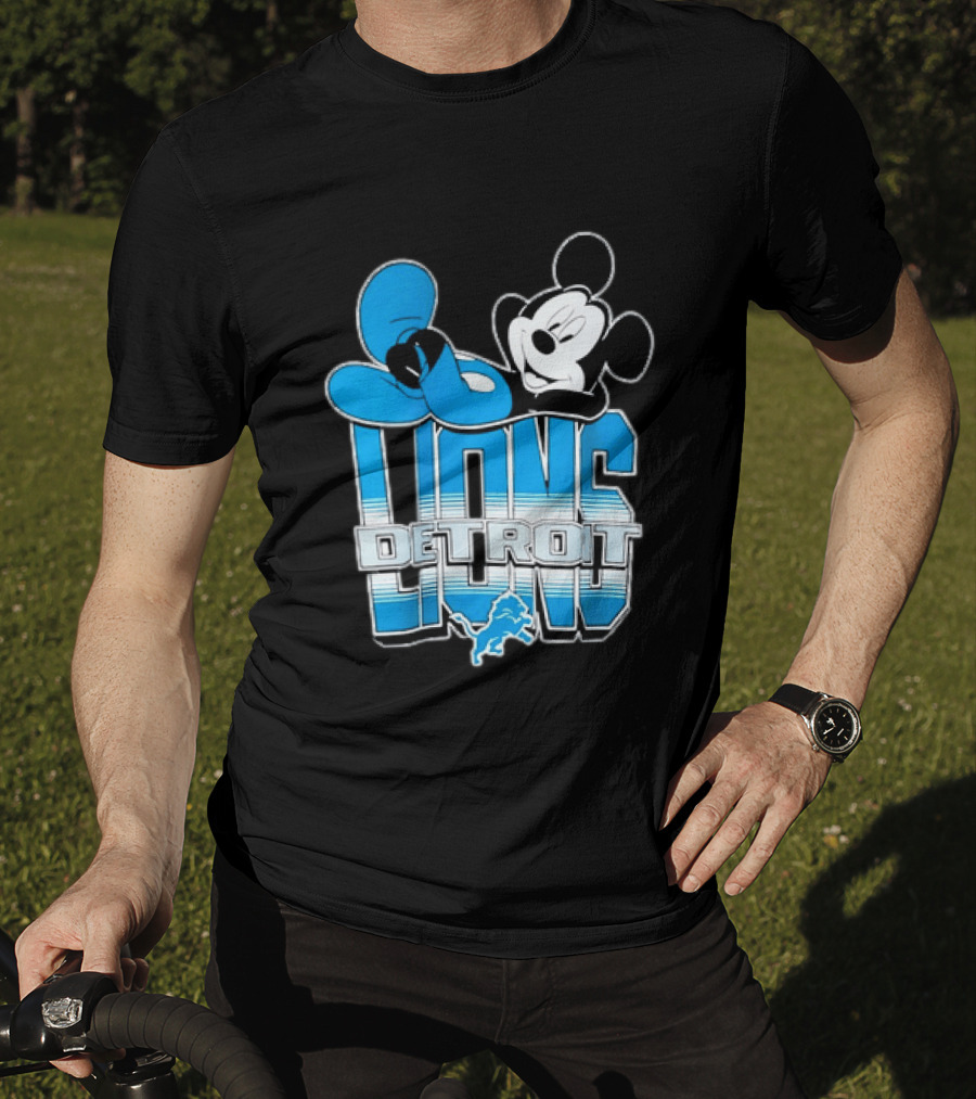 Mickey Mouse Relaxing Detroit Lions Disney Football T-Shirt