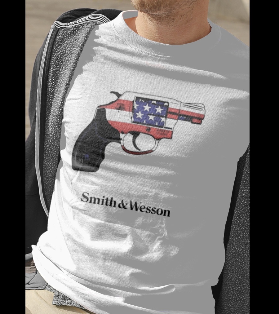 Smith And Wesson American Flag Revolver Firearm T-Shirt