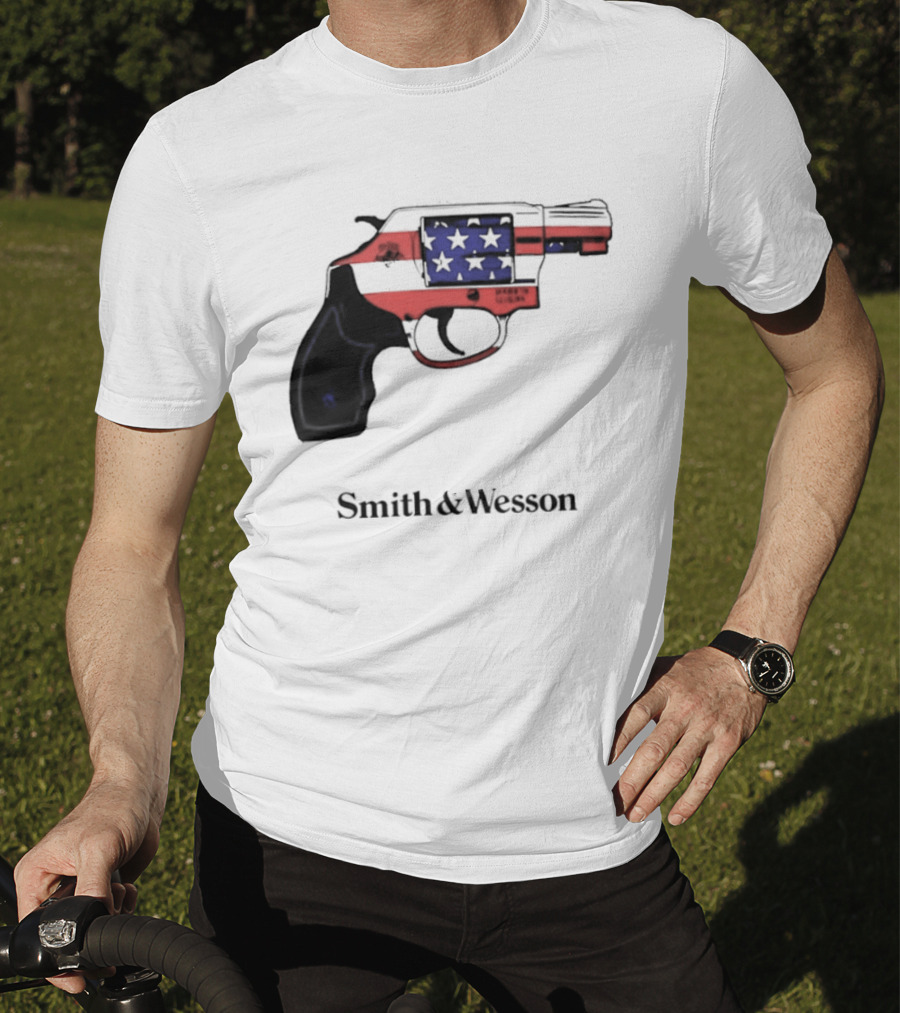 Smith And Wesson American Flag Revolver Firearm T-Shirt