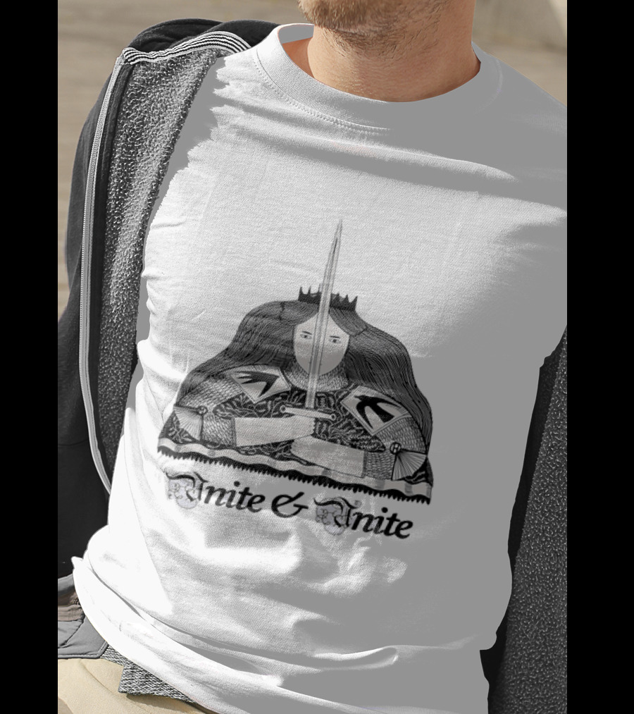 Unite And Unite Queen With Sword Medieval Armor Holding Blade T-Shirt