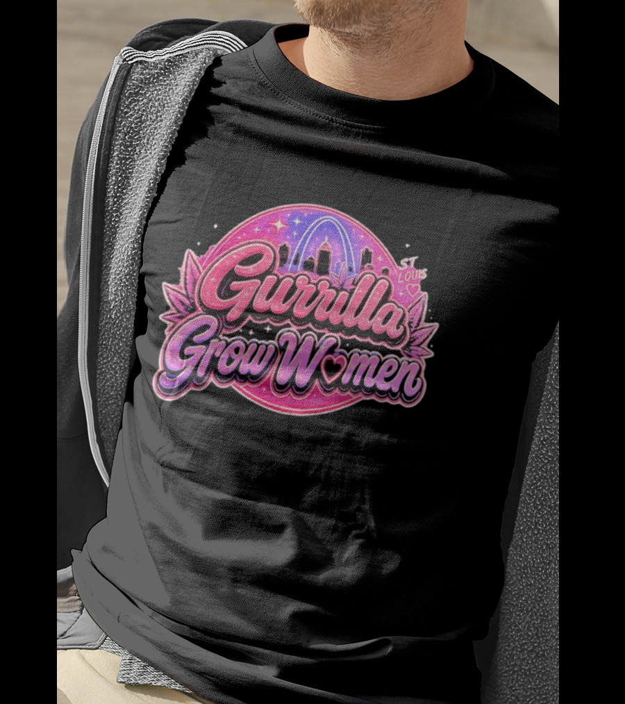 Gurrilla Grow Women St Louis Cannabis Cityscape Pink Sky Arch T-Shirt
