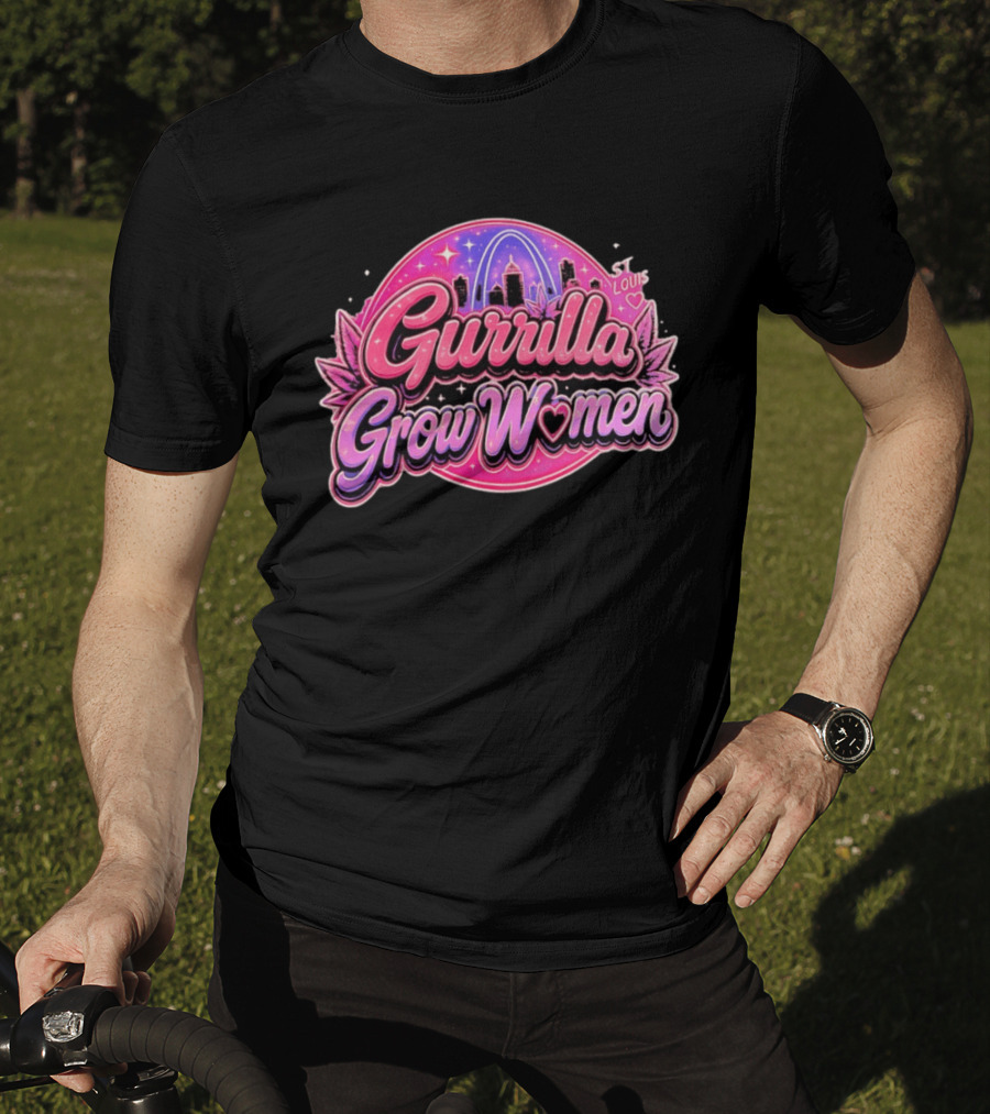Gurrilla Grow Women St Louis Cannabis Cityscape Pink Sky Arch T-Shirt