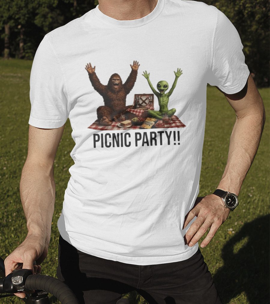 Bigfoot And Alien Picnic Party With Chips And Sandwiches T-Shirt