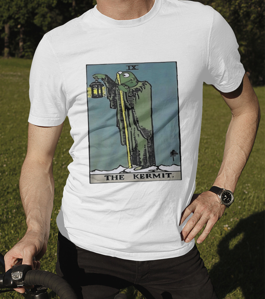 Kermit Tarot Card IX The Hermit Muppets Lantern T-Shirt