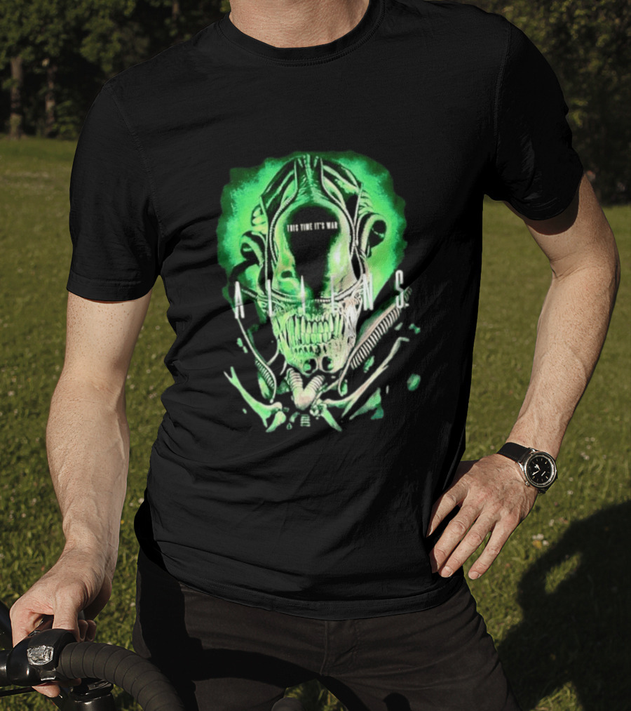 Xenomorph Aliens This Time It's War Alien Franchise Movie T-Shirt
