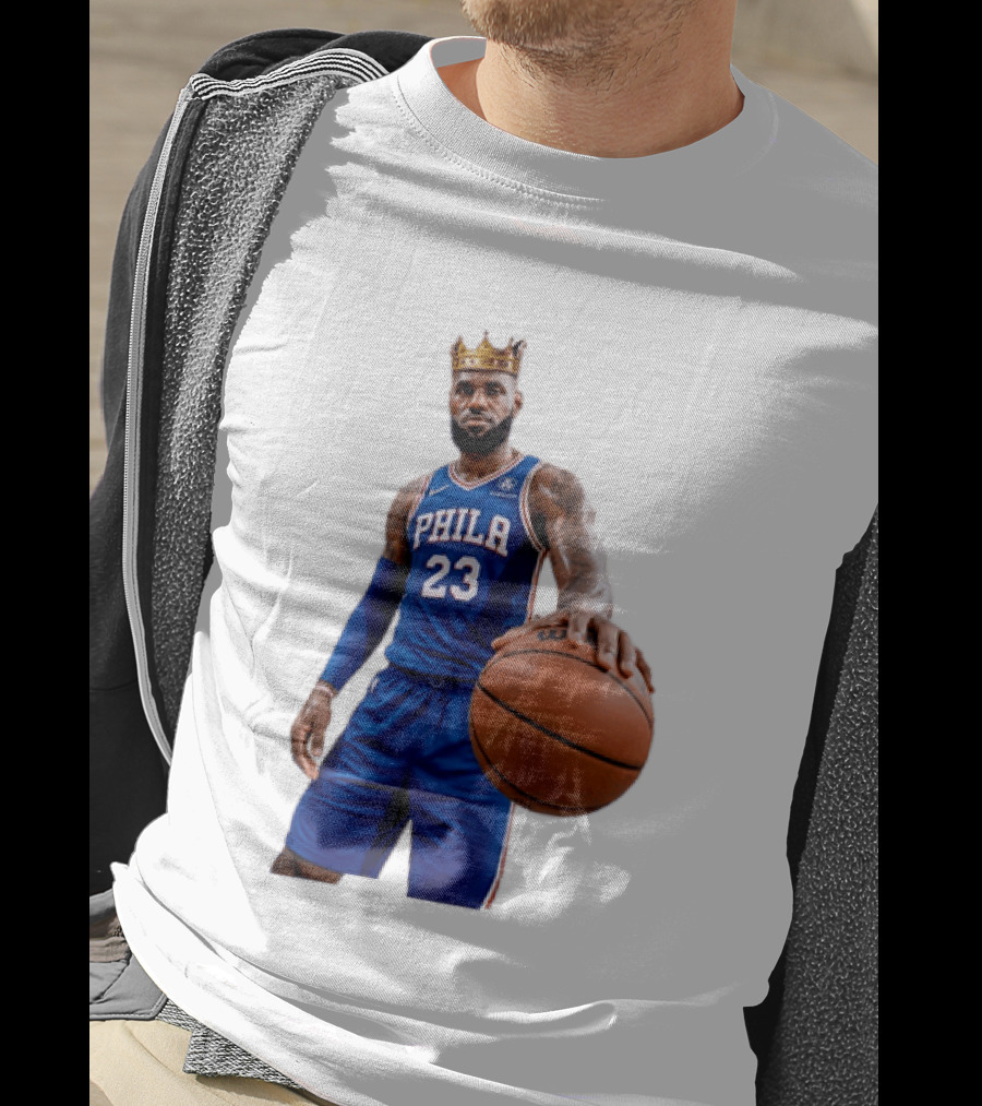 LeBron James King Crown Dribbling Philadelphia 76ers Basketball Player 23 Phila T-Shirt