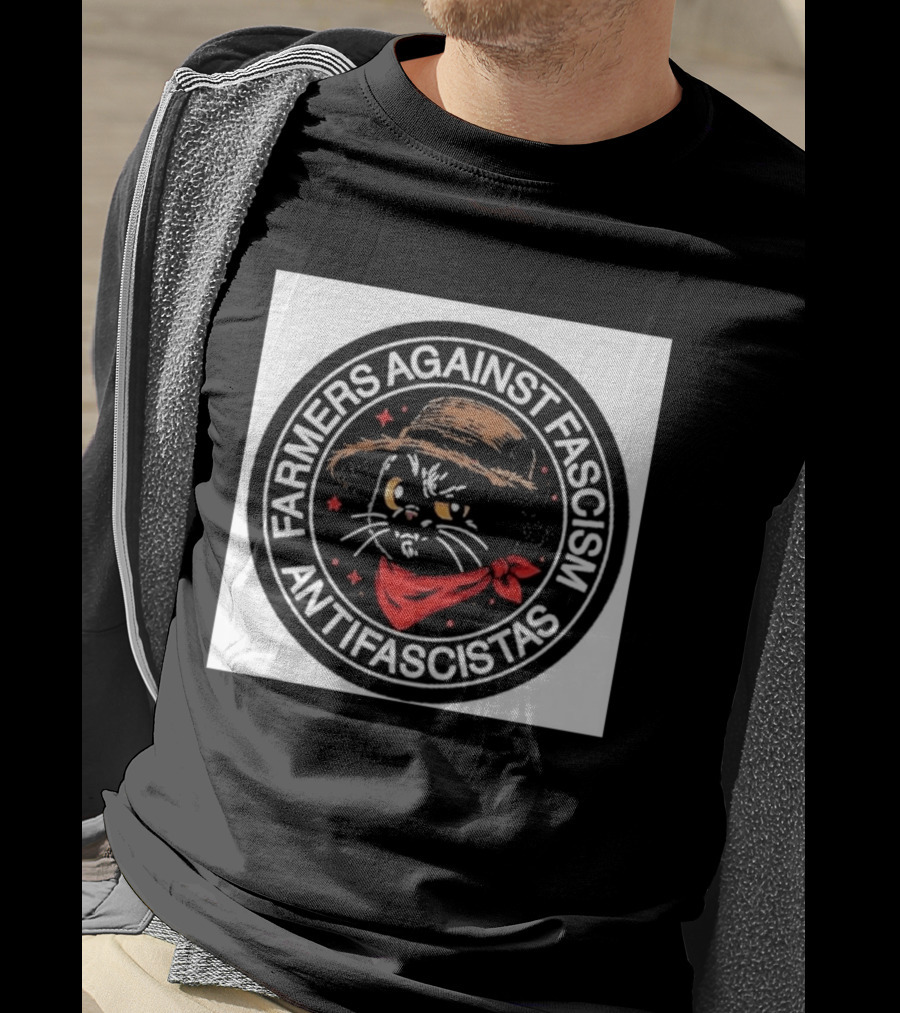 Farmers Against Fascism Antifascistas Cat Straw Hat Red Bandana T-Shirt