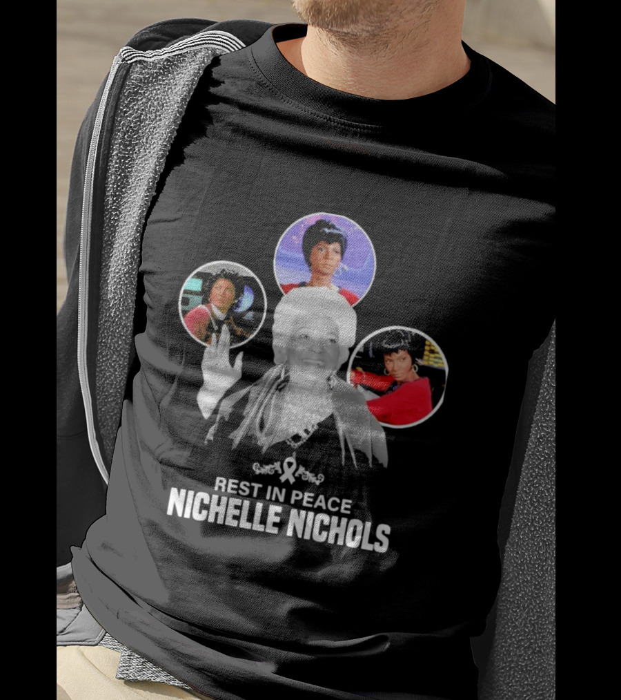 Rest In Peace Nichelle Nichols Star Trek Tribute Spock Hand Salute T-Shirt