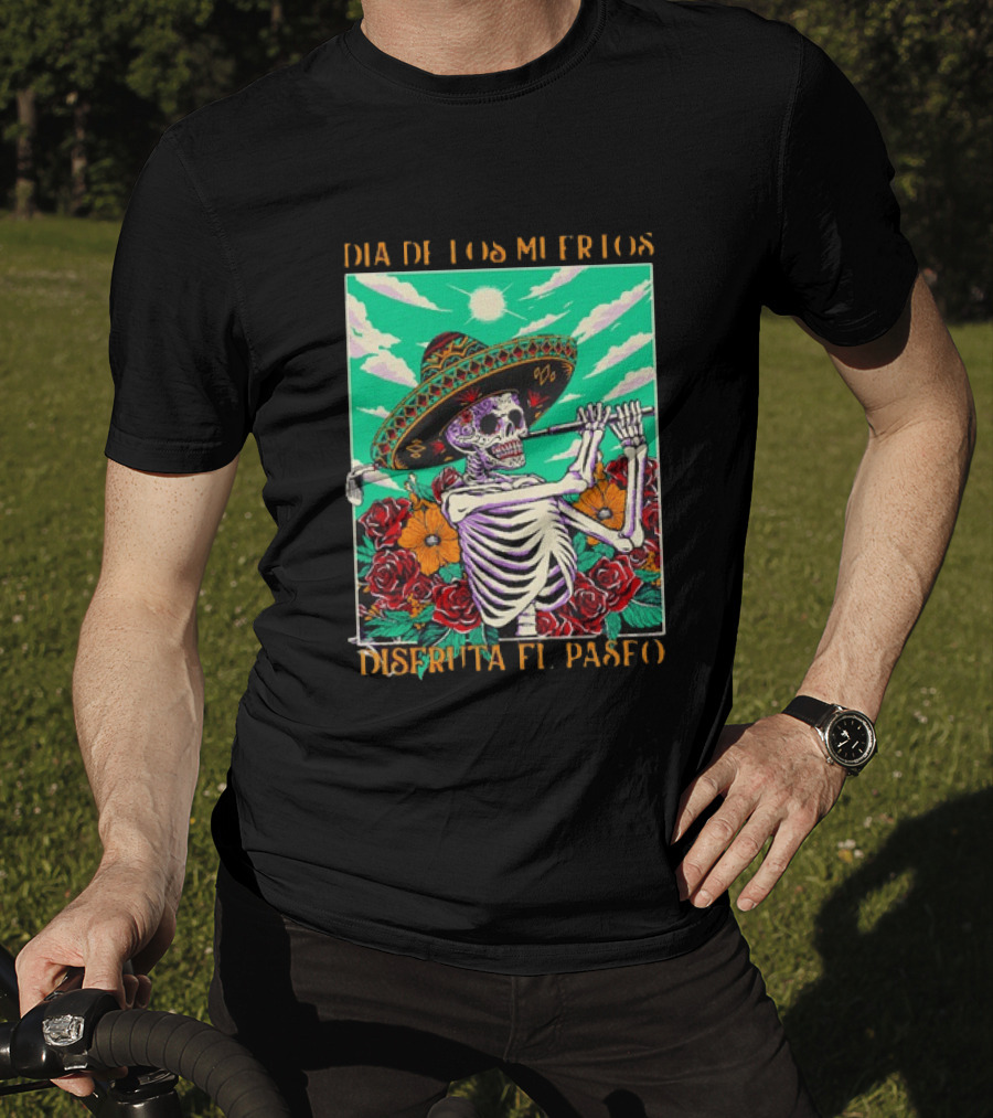 Calavera Golfer Día De Los Muertos Sombrero Flores Disfruta El Paseo T-Shirt