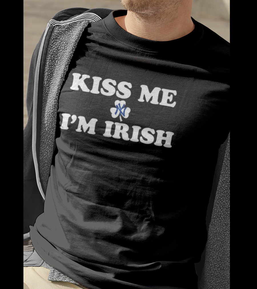 New York Yankees Kiss Me I'm Irish St Patrick's Day Clover T-Shirt