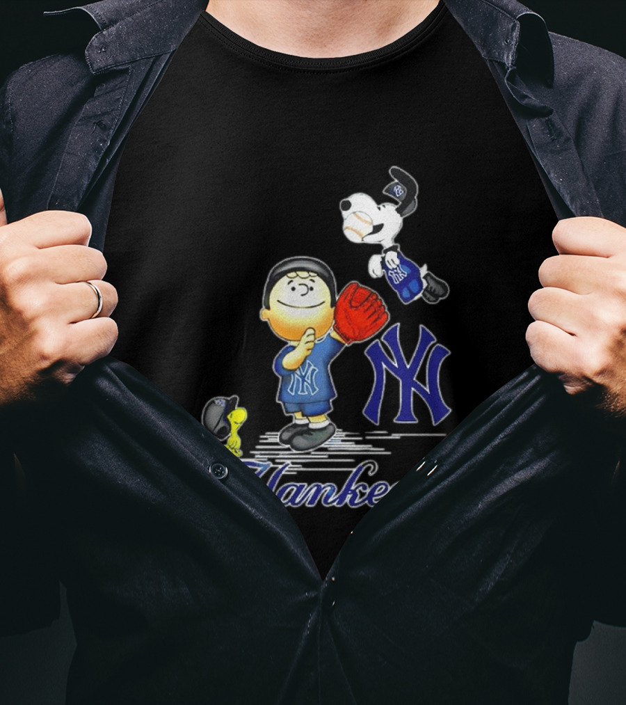 Snoopy Woodstock New York Yankees Peanuts Characters Baseball Fan T-Shirt