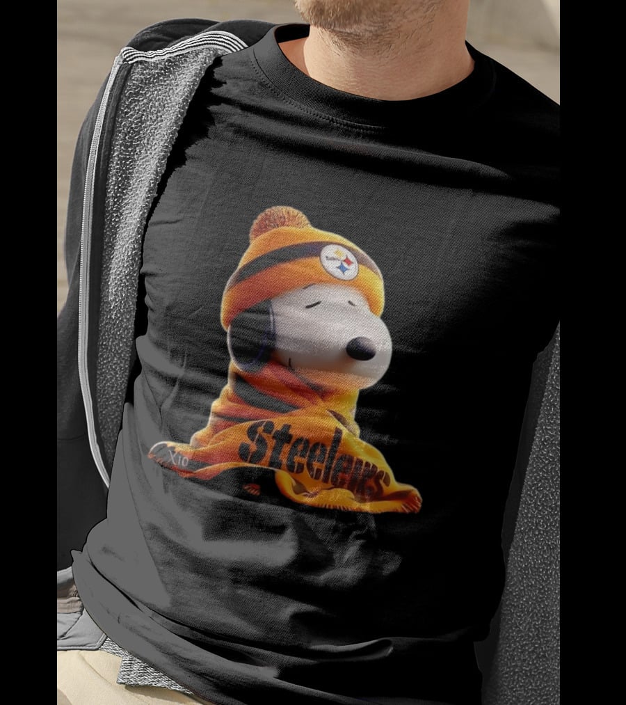 Snoopy Steelers Winter Hat And Scarf T-Shirt