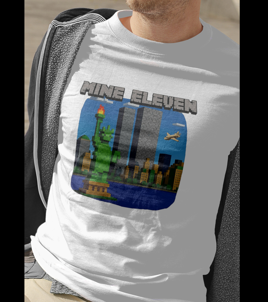 Mine Eleven Pixel City Statue Vector World Twin Towers Scene T-Shirt