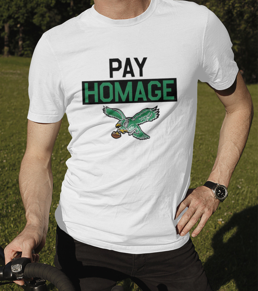 Pay Homage Philadelphia Eagles Football Vintage Eagle Carrying Football T-Shirt