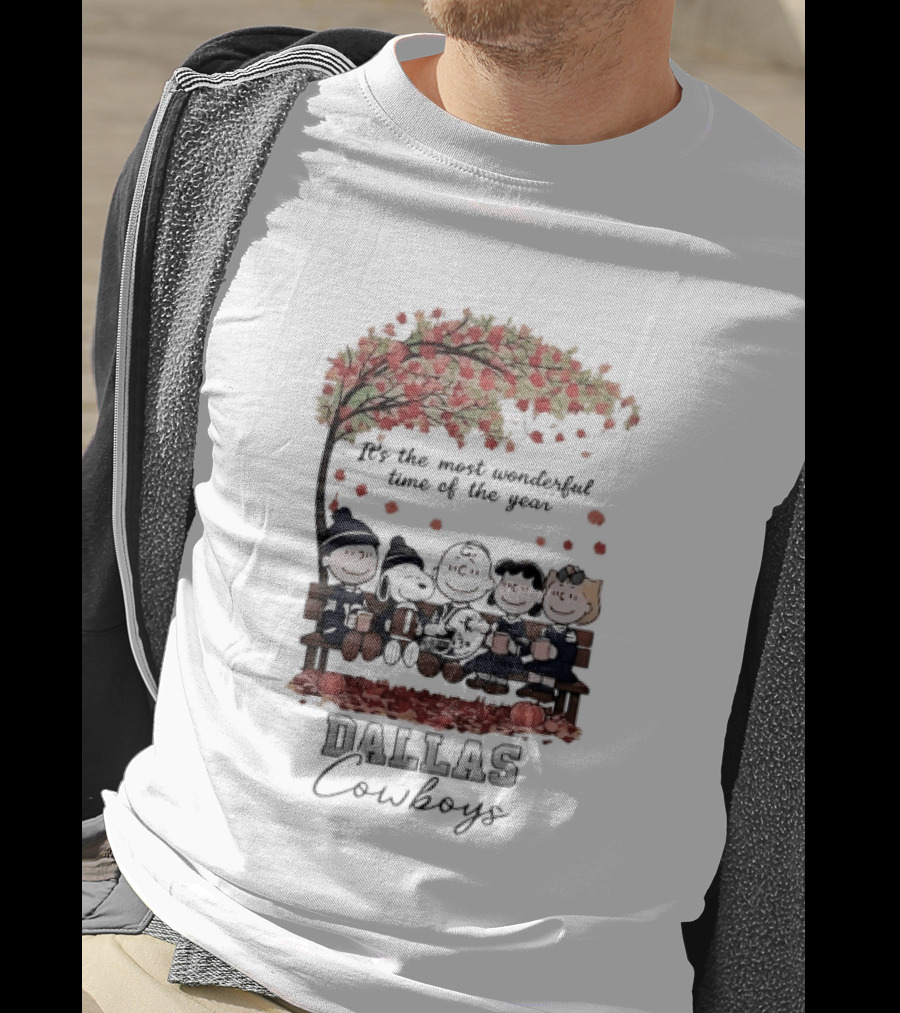 Peanuts Characters It's The Most Wonderful Time Of The Year Dallas Cowboys Autumn Scene T-Shirt