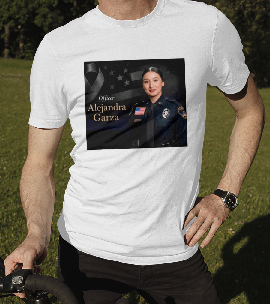 Officer Alejandra Garza Memorial Tribute With Flag And Ribbon T-Shirt