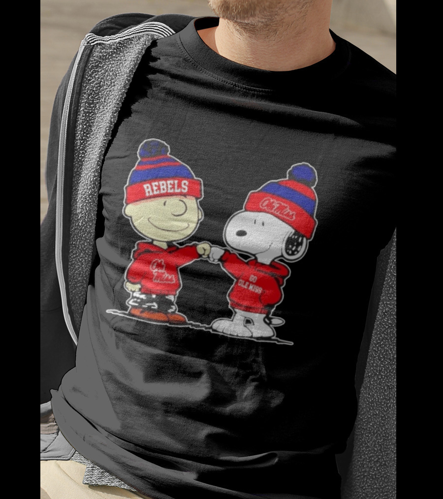 Ole Miss Rebels Snoopy Charlie Brown Fist Bump Go Ole Miss T-Shirt