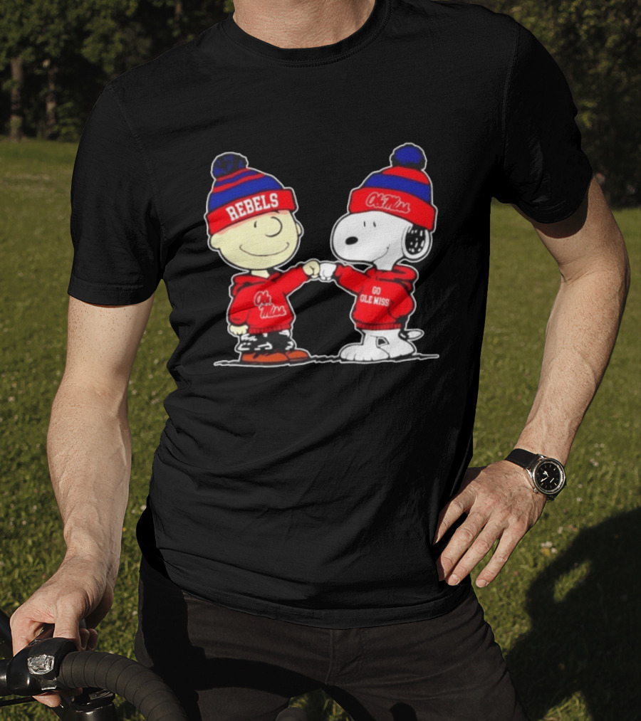 Ole Miss Rebels Snoopy Charlie Brown Fist Bump Go Ole Miss T-Shirt