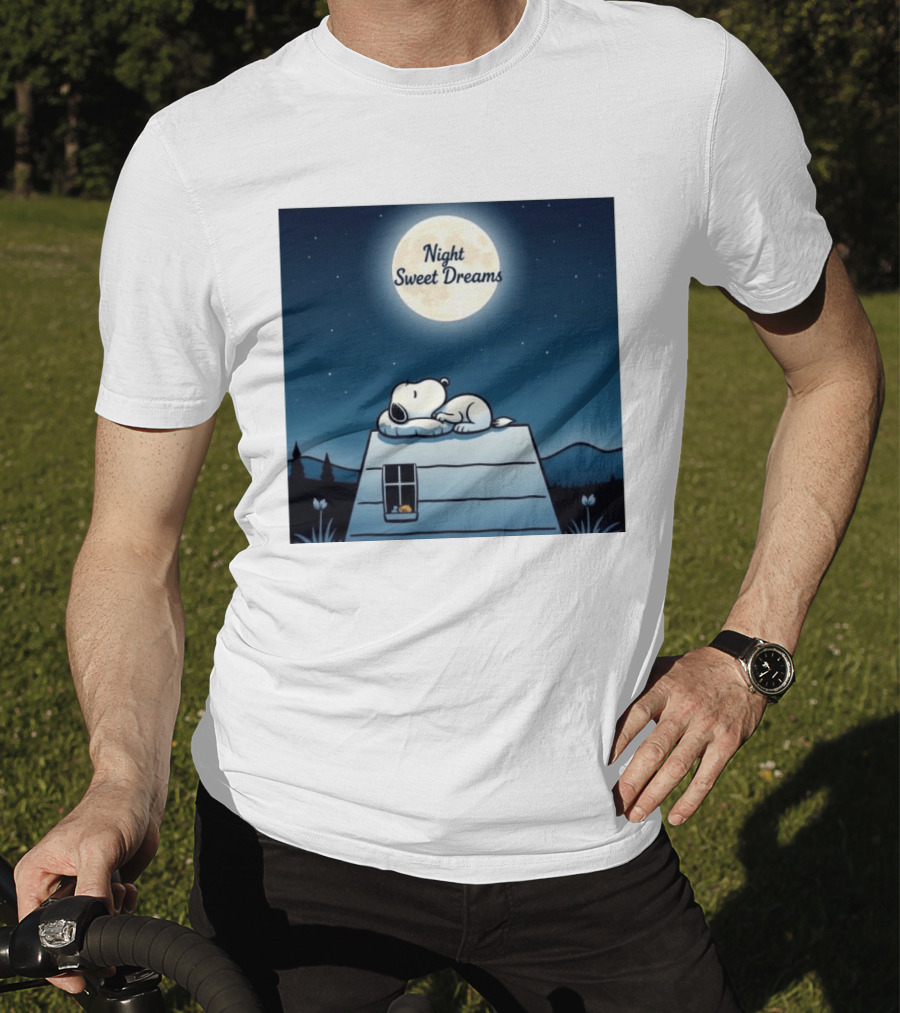 Snoopy Night Sweet Dreams Moonlight Scene Peanuts Sleeping Dog T-Shirt