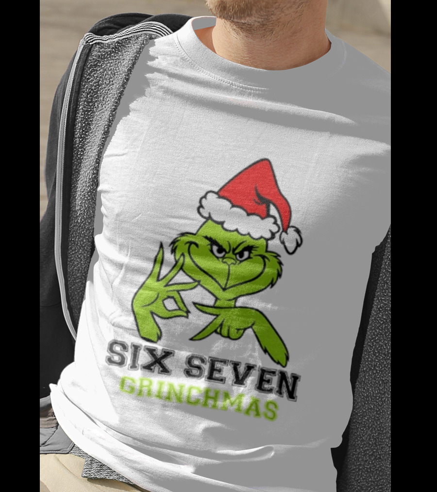 Grinch Santa Hat Six Seven Grinchmas Christmas 2025 Festive T-Shirt