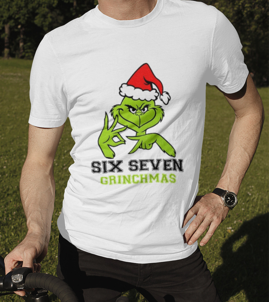 Grinch Santa Hat Six Seven Grinchmas Christmas 2025 Festive T-Shirt