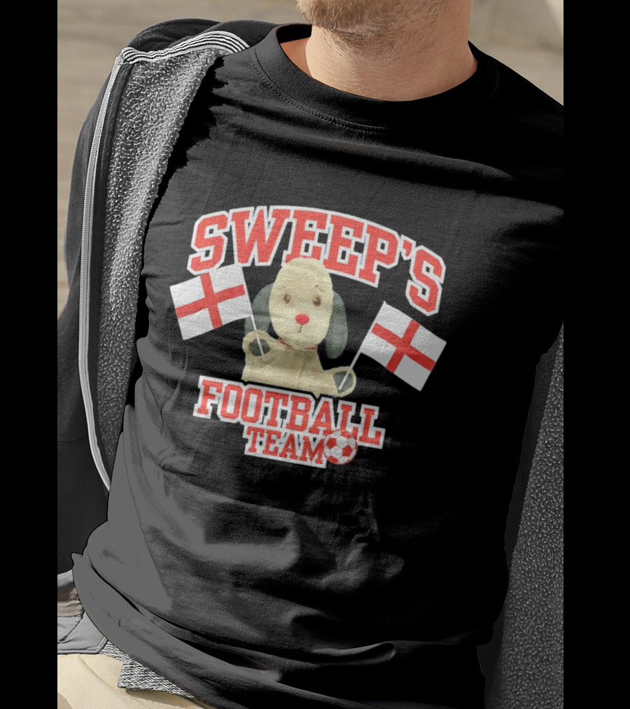 Sweep's Football Team Puppet Children's TV England Flags T-Shirt