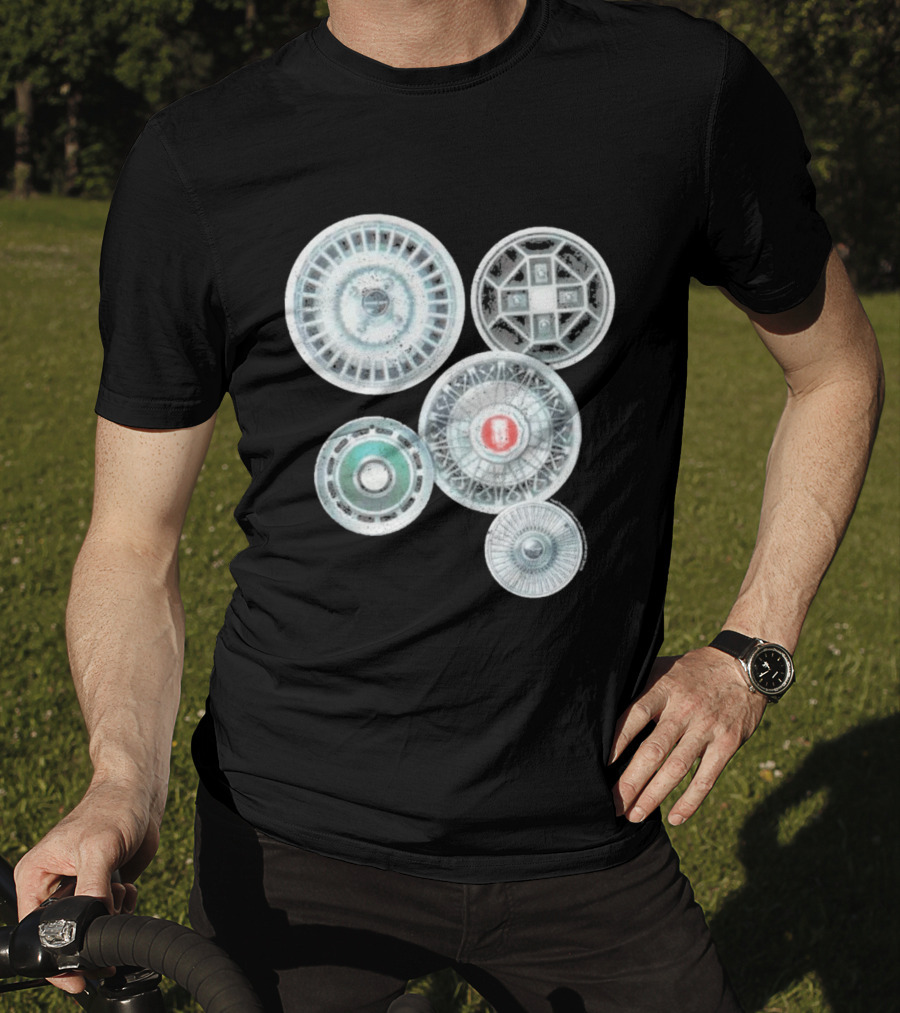 Vintage Ford Hubcaps Collection Classic Car Enthusiast Retro Wheels T-Shirt